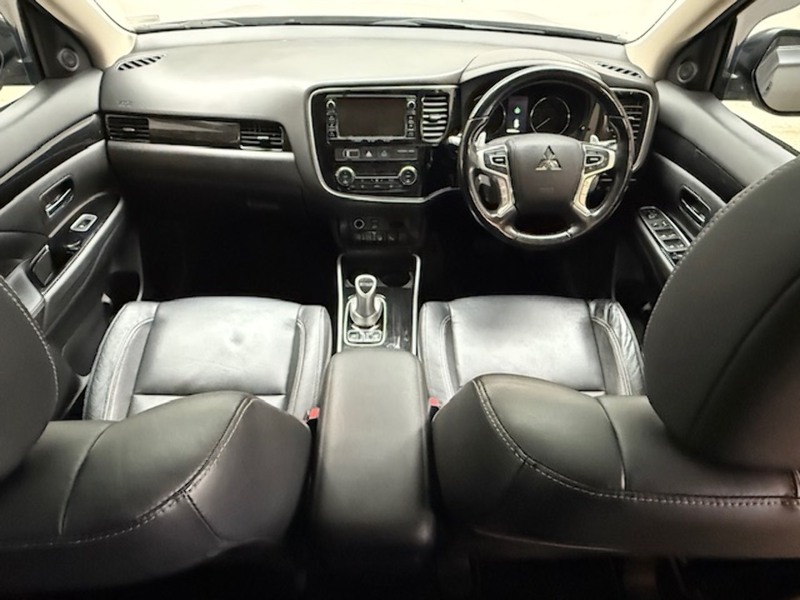 Mitsubishi 2.0h 12kWh 4hs SUV 5dr Petrol Plug-in Hybrid CVT 4WD Euro 6 (s/s) (200 ps)