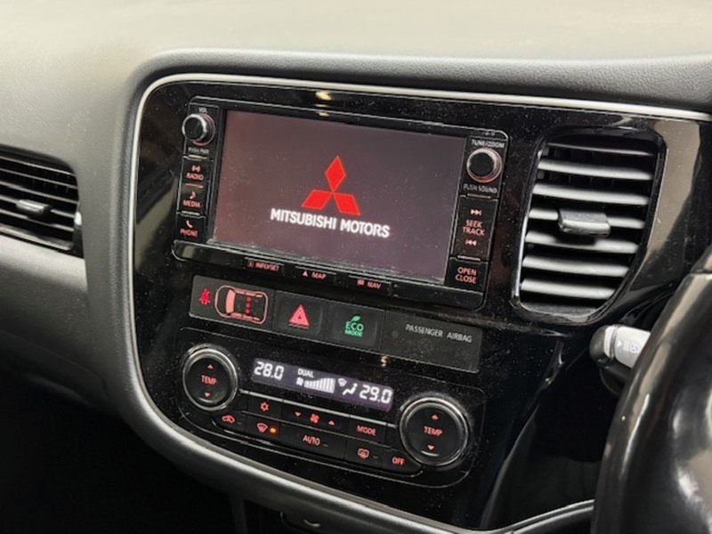 Mitsubishi 2.0h 12kWh 4hs SUV 5dr Petrol Plug-in Hybrid CVT 4WD Euro 6 (s/s) (200 ps)