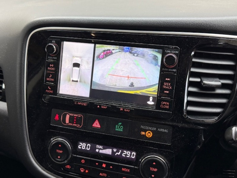 Mitsubishi 2.0h 12kWh 4hs SUV 5dr Petrol Plug-in Hybrid CVT 4WD Euro 6 (s/s) (200 ps)