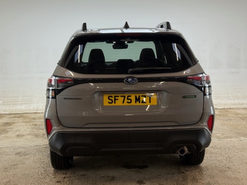 Subaru 2.0 i e-Boxer Field SUV 5dr Petrol Hybrid Lineartronic 4WD Euro 6 (s/s) (136 ps)