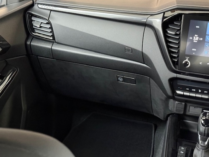 Isuzu 1.9 TD V-Cross Pickup Double Cab 4dr Diesel Auto 4WD Euro 6 (s/s) (164 ps)