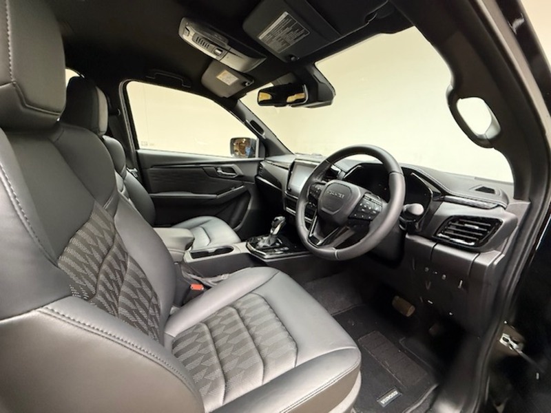 Isuzu 1.9 TD V-Cross Pickup Double Cab 4dr Diesel Auto 4WD Euro 6 (s/s) (164 ps)