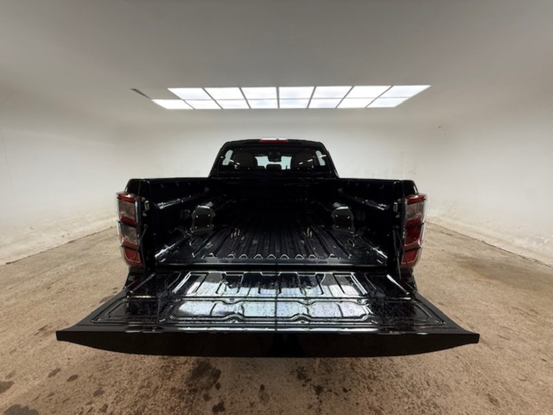 Isuzu 1.9 TD V-Cross Pickup Double Cab 4dr Diesel Auto 4WD Euro 6 (s/s) (164 ps)