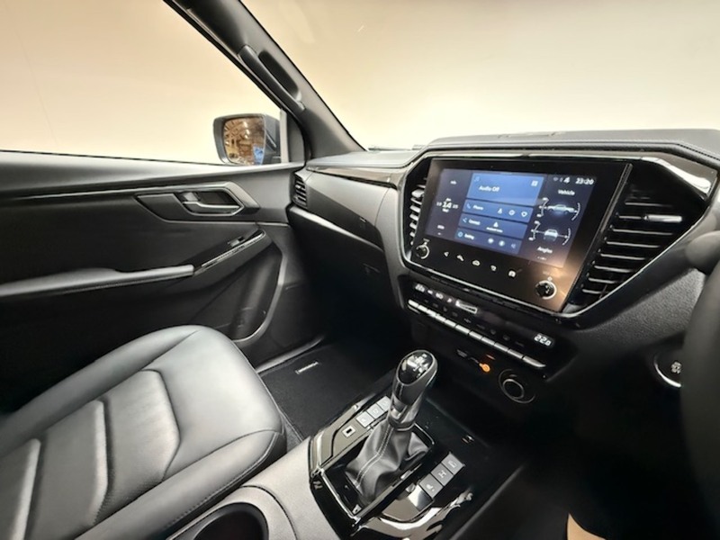 Isuzu 1.9 TD V-Cross Pickup Double Cab 4dr Diesel Auto 4WD Euro 6 (s/s) (164 ps)