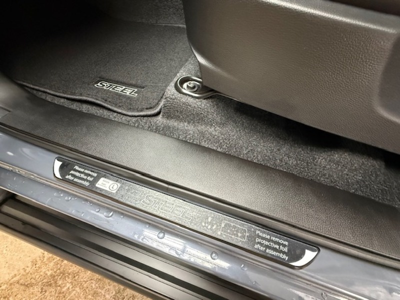 Isuzu  Pickup 1.9 Automatic Diesel