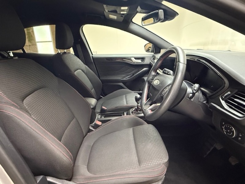 Ford 1.0T EcoBoost ST-Line Hatchback 5dr Petrol Manual Euro 6 (s/s) (125 ps)