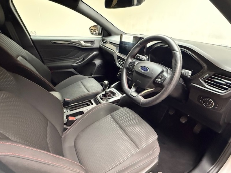 Ford 1.0T EcoBoost ST-Line Hatchback 5dr Petrol Manual Euro 6 (s/s) (125 ps)