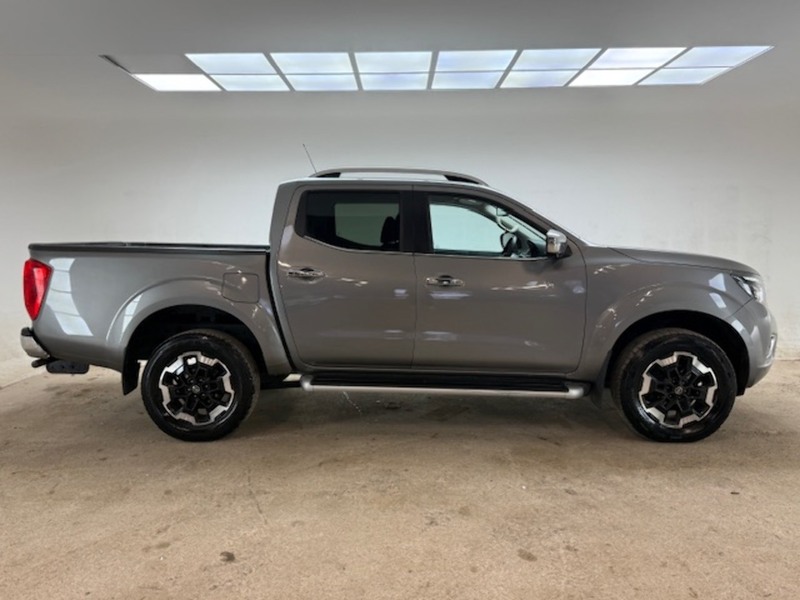 Nissan 2.3 dCi Tekna Pickup Double Cab 4dr Diesel Auto 4WD Euro 6 (190 ps)