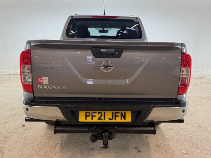 Nissan 2.3 dCi Tekna Pickup Double Cab 4dr Diesel Auto 4WD Euro 6 (190 ps)