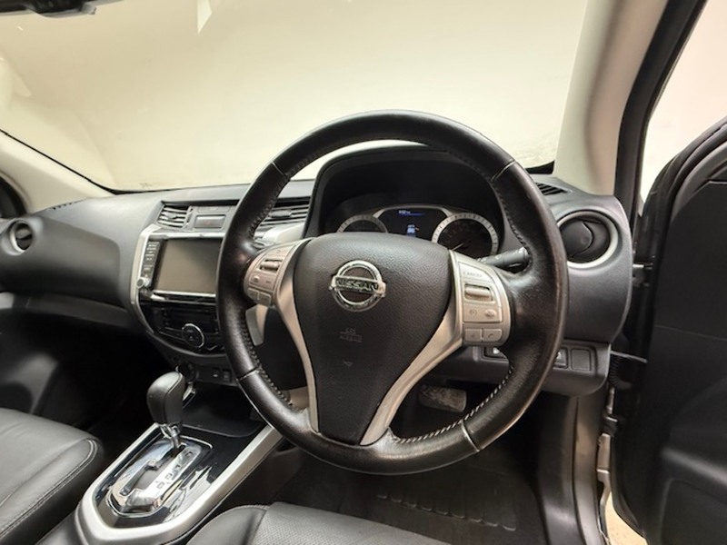 Nissan 2.3 dCi Tekna Pickup Double Cab 4dr Diesel Auto 4WD Euro 6 (190 ps)