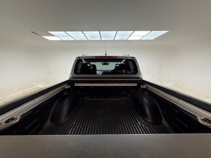 Nissan 2.3 dCi Tekna Pickup Double Cab 4dr Diesel Auto 4WD Euro 6 (190 ps)