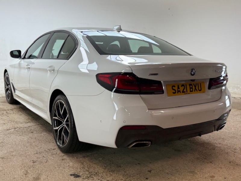 BMW 2.0 520d MHT M Sport Saloon 4dr Diesel Hybrid Steptronic xDrive Euro 6 (s/s) (190 ps)