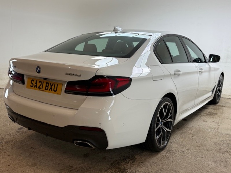 BMW 2.0 520d MHT M Sport Saloon 4dr Diesel Hybrid Steptronic xDrive Euro 6 (s/s) (190 ps)