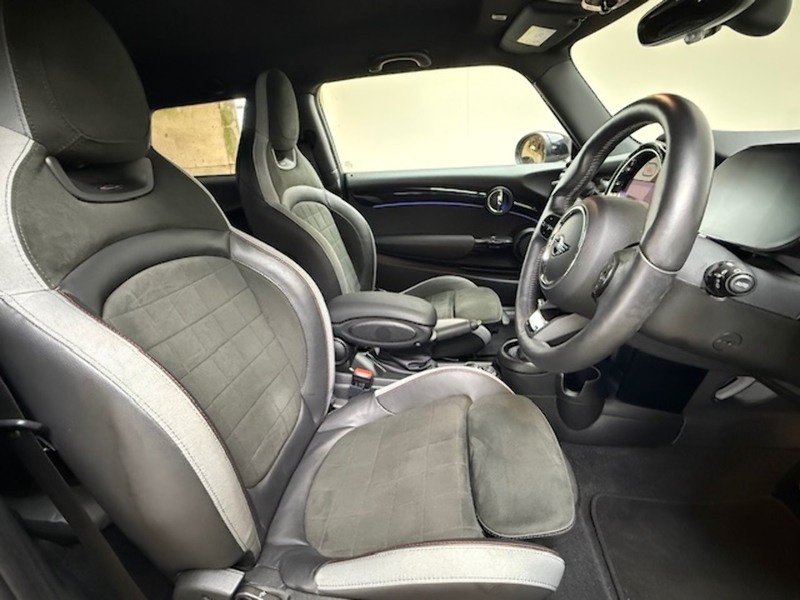 MINI 2.0 Cooper S Sport Hatchback 3dr Petrol Steptronic Euro 6 (s/s) (178 ps)