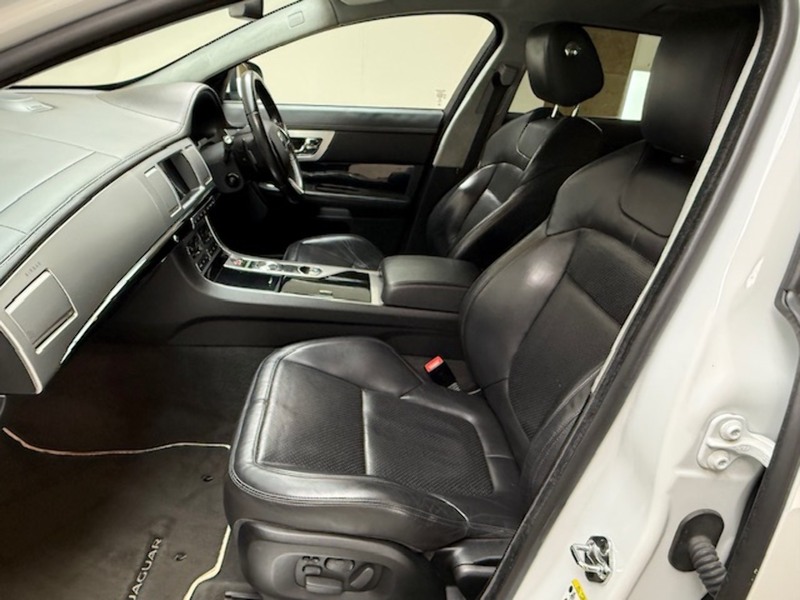 Jaguar 3.0d S V6 Portfolio Sportbrake 5dr Diesel Auto Euro 5 (s/s) (275 ps)