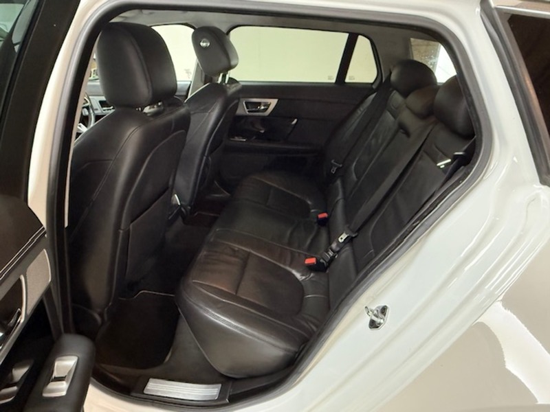 Jaguar 3.0d S V6 Portfolio Sportbrake 5dr Diesel Auto Euro 5 (s/s) (275 ps)