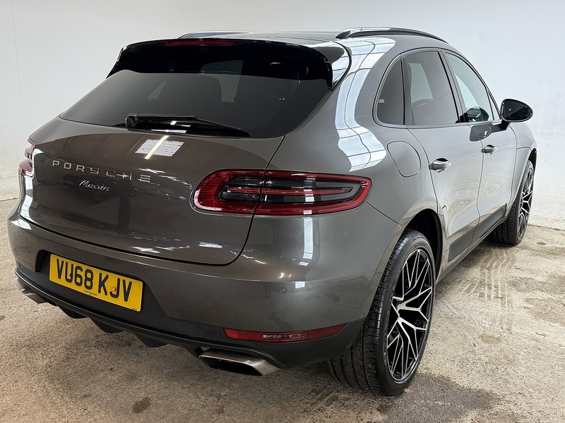 Porsche 2.0T SUV 5dr Petrol PDK 4WD Euro 6 (s/s) (252 ps)