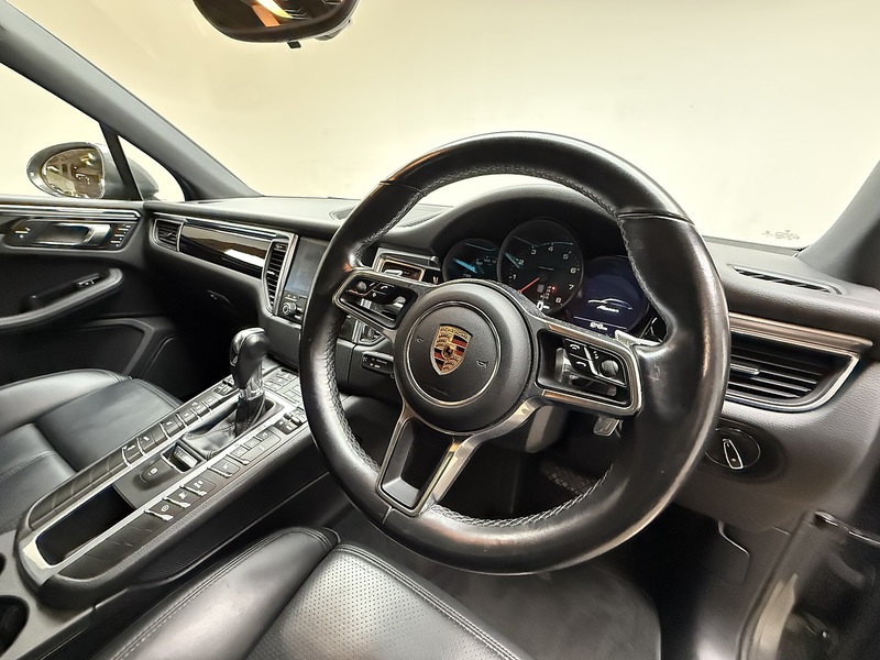 Porsche 2.0T SUV 5dr Petrol PDK 4WD Euro 6 (s/s) (252 ps)