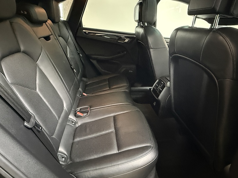 Porsche 2.0T SUV 5dr Petrol PDK 4WD Euro 6 (s/s) (252 ps)