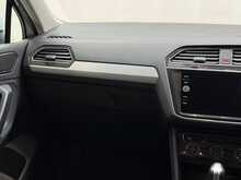Volkswagen Tiguan TSI SE Navigation 