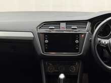 Volkswagen Tiguan TSI SE Navigation 