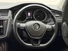 Volkswagen Tiguan TSI SE Navigation 