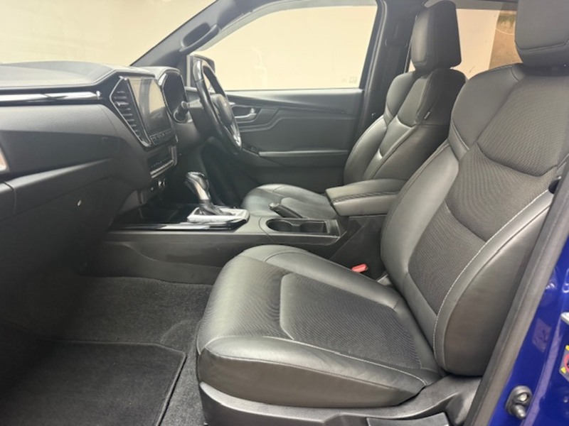 Isuzu 1.9 TD V-Cross Pickup Double Cab 4dr Diesel Auto 4WD Euro 6 (s/s) (164 ps)