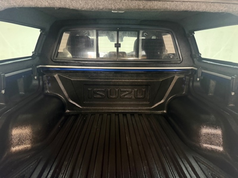 Isuzu 1.9 TD V-Cross Pickup Double Cab 4dr Diesel Auto 4WD Euro 6 (s/s) (164 ps)