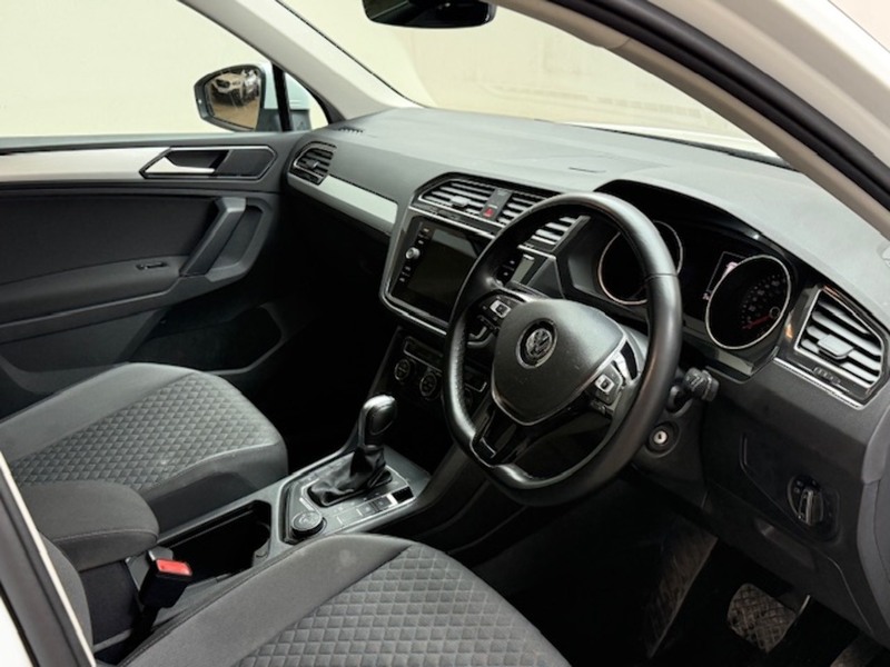 Volkswagen 2.0 TSI R Hatchback 5dr Petrol DSG 4Motion Euro 6 (s/s) (320 ps)
