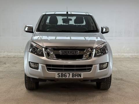 2.5 TD Yukon Pickup 4dr Diesel Manual 4x4 (192 g/km, 161 bhp)