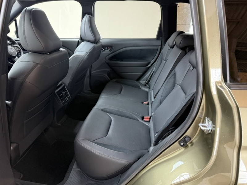 Subaru 2.0 i e-Boxer Touring SUV 5dr Petrol Hybrid Lineartronic 4WD Euro 6 (s/s) (136 ps)