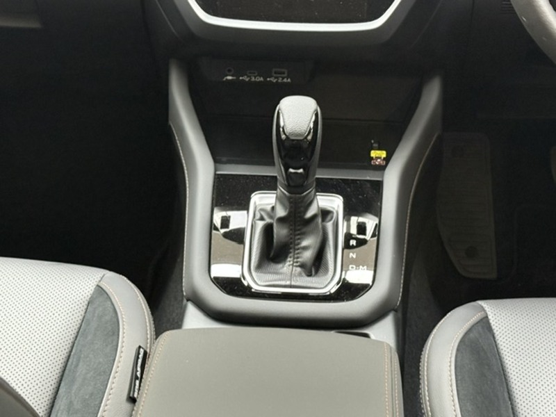 Subaru 2.0 i e-Boxer Touring SUV 5dr Petrol Hybrid Lineartronic 4WD Euro 6 (s/s) (136 ps)