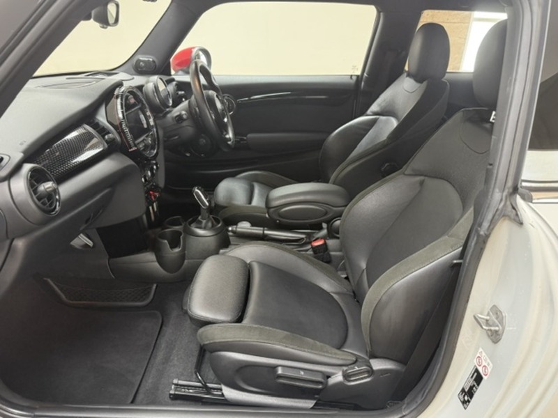 MINI 2.0 John Cooper Works Hatchback 3dr Petrol Auto Euro 6 (s/s) (231 ps)