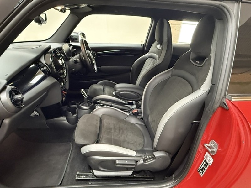 MINI 2.0 Cooper S Sport Hatchback 3dr Petrol Steptronic Euro 6 (s/s) (178 ps)
