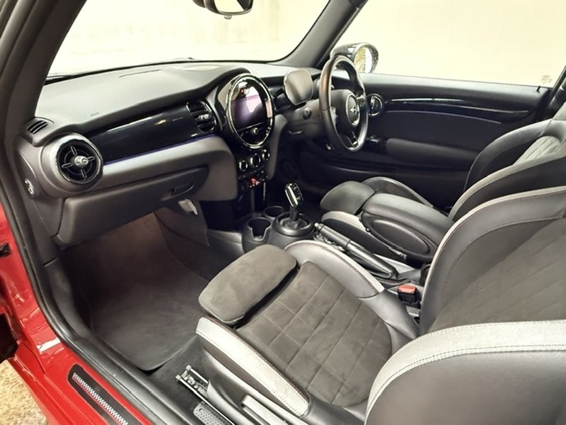MINI 2.0 Cooper S Sport Hatchback 3dr Petrol Steptronic Euro 6 (s/s) (178 ps)