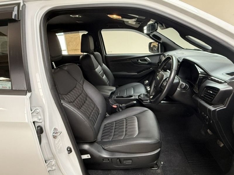 Isuzu 1.9 TD V-Cross Pickup Double Cab 4dr Diesel Manual 4WD Euro 6 (s/s) (164 ps)