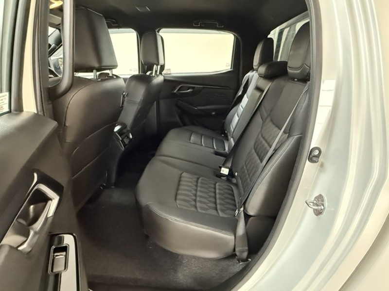 Isuzu 1.9 TD V-Cross Pickup Double Cab 4dr Diesel Manual 4WD Euro 6 (s/s) (164 ps)