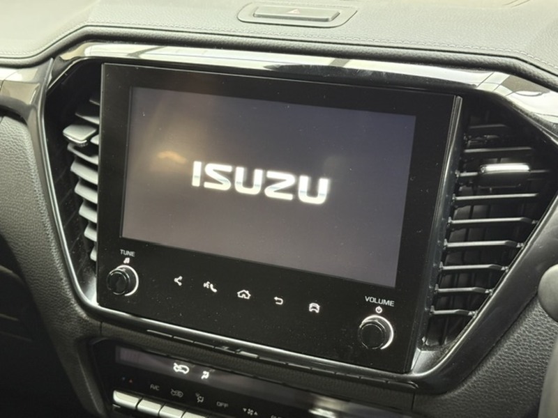 Isuzu 1.9 TD V-Cross Pickup Double Cab 4dr Diesel Manual 4WD Euro 6 (s/s) (164 ps)