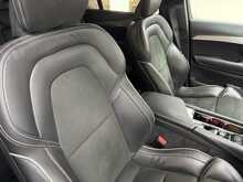 Volvo XC90 B5 MHEV R-Design 