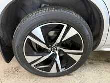 Volvo XC90 B5 MHEV R-Design 