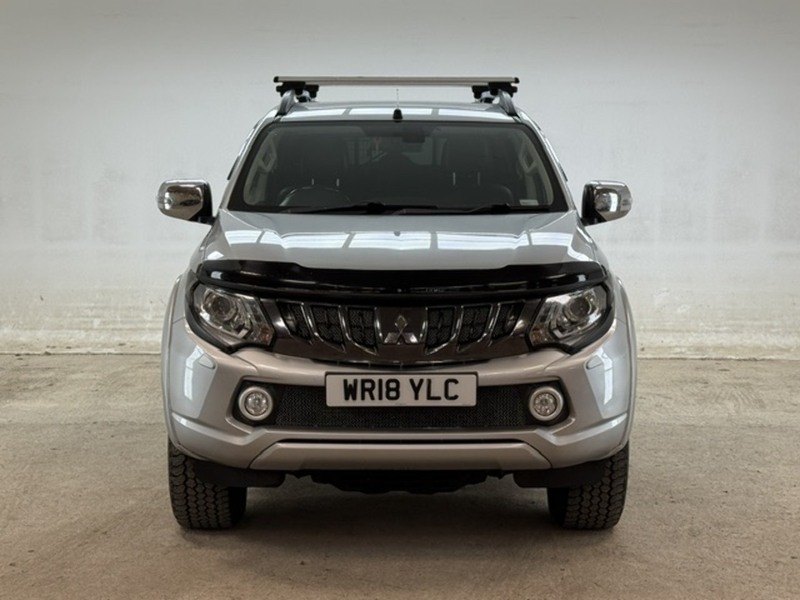 Mitsubishi 2.4 DI-D DC Barbarian Pickup Double Cab 4dr Diesel Manual 4WD Euro 6 (178 ps)