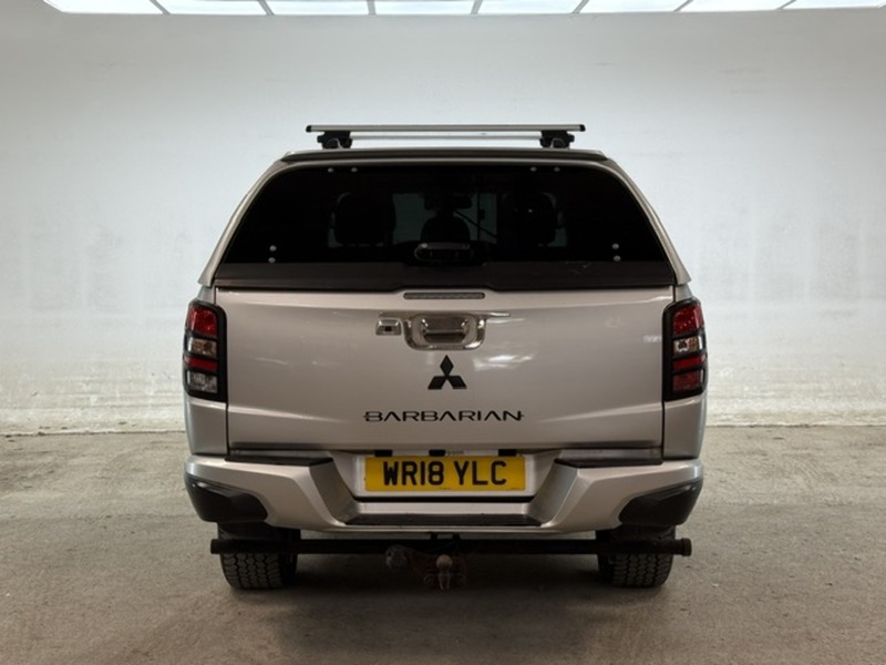 Mitsubishi 2.4 DI-D DC Barbarian Pickup Double Cab 4dr Diesel Manual 4WD Euro 6 (178 ps)