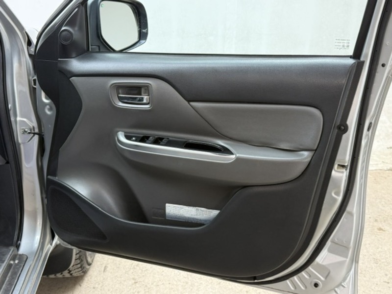 Mitsubishi 2.4 DI-D DC Barbarian Pickup Double Cab 4dr Diesel Manual 4WD Euro 6 (178 ps)