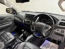 Mitsubishi L200 DI-D DC Barbarian 
