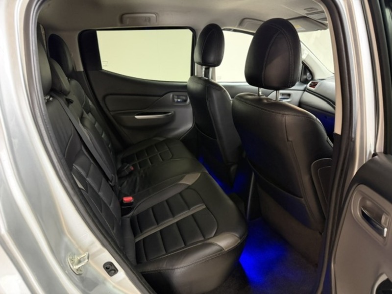 Mitsubishi 2.4 DI-D DC Barbarian Pickup Double Cab 4dr Diesel Manual 4WD Euro 6 (178 ps)