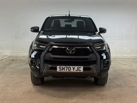 2.8 D-4D Invincible X Pickup Double Cab 4dr Diesel Auto 4WD Euro 6 (s/s) (204 ps)