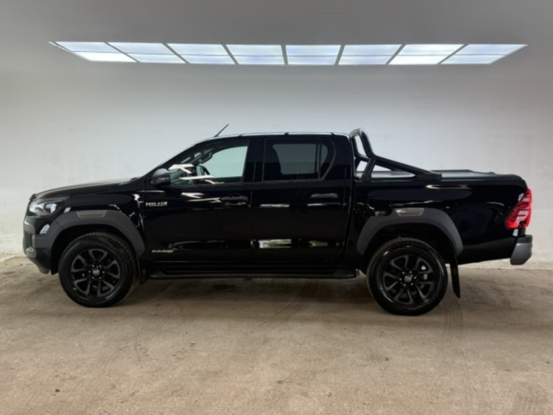 Toyota 2.8 D-4D Invincible X Pickup Double Cab 4dr Diesel Auto 4WD Euro 6 (s/s) (204 ps)