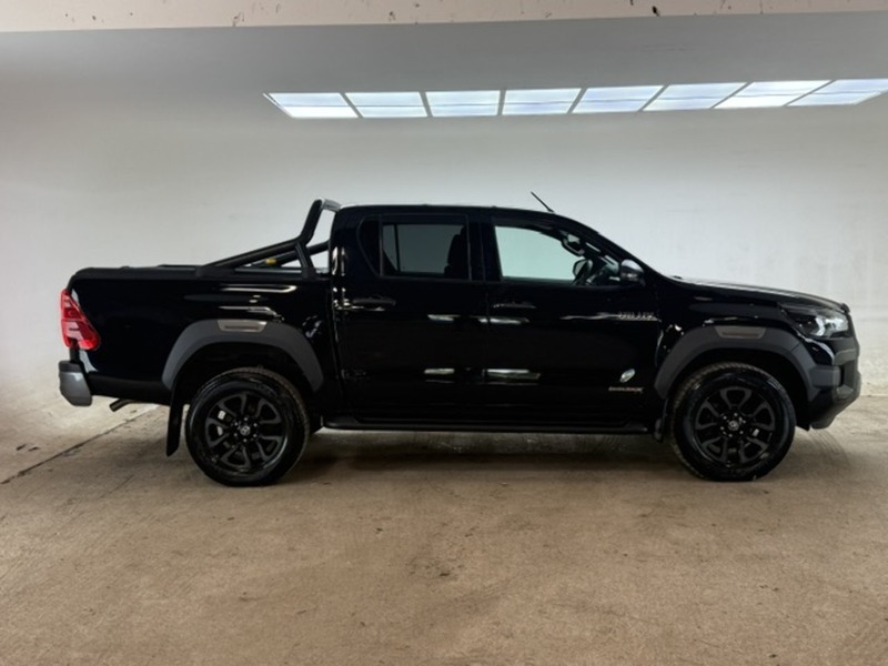 Toyota 2.8 D-4D Invincible X Pickup Double Cab 4dr Diesel Auto 4WD Euro 6 (s/s) (204 ps)