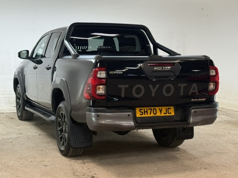 Toyota 2.8 D-4D Invincible X Pickup Double Cab 4dr Diesel Auto 4WD Euro 6 (s/s) (204 ps)