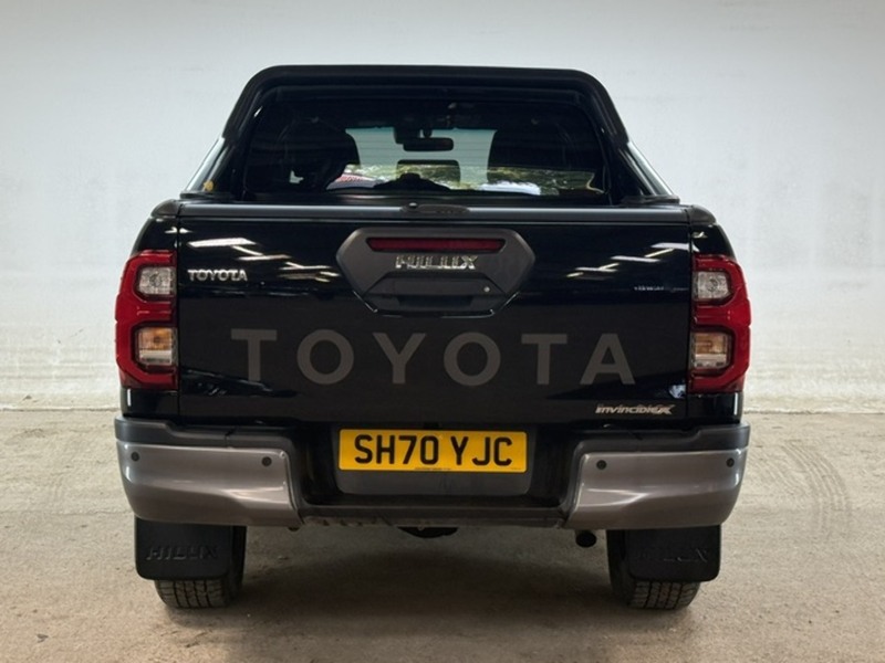 Toyota 2.8 D-4D Invincible X Pickup Double Cab 4dr Diesel Auto 4WD Euro 6 (s/s) (204 ps)